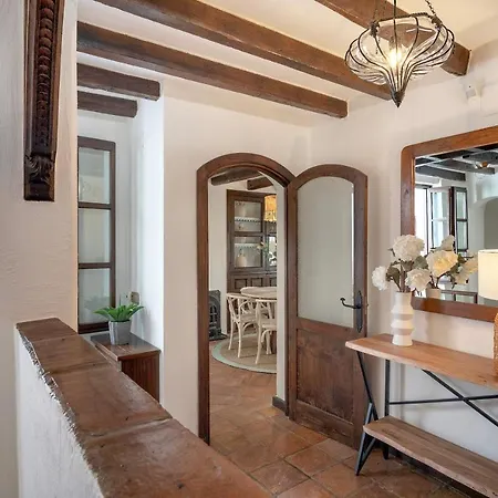 Genteel Mirador De Reyes Holiday home Granada